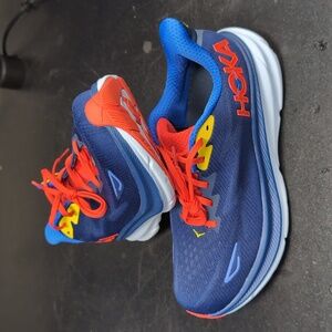 Hoka Clifton 9 - Size 10.5 2E